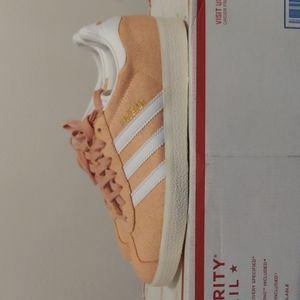 Brand New Adidas Gazelle women size 6.5